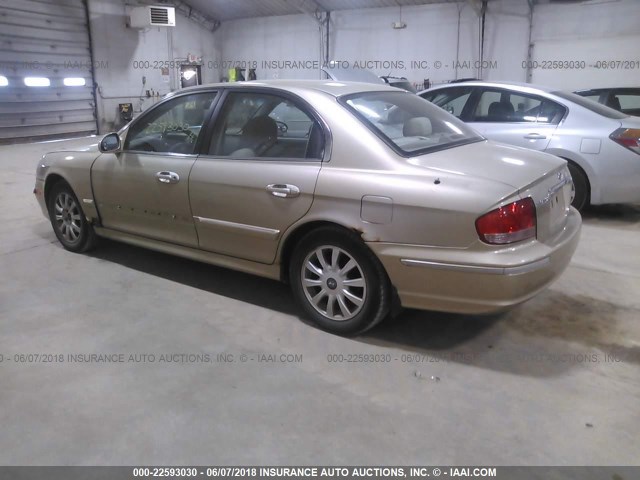 KMHWF35H04A045881 - 2004 HYUNDAI SONATA GLS/LX GOLD photo 3