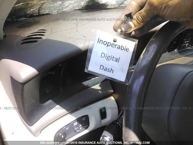 1LNLM97V7VY623871 - 1997 LINCOLN CONTINENTAL  白色 照片 7