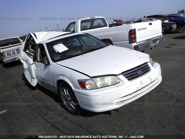 JT2BF28K3Y0238390 - 2000 TOYOTA CAMRY LE/XLE Blanco foto 1