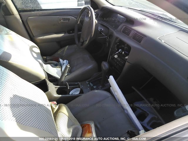 JT2BF28K3Y0238390 - 2000 TOYOTA CAMRY LE/XLE WHITE photo 5