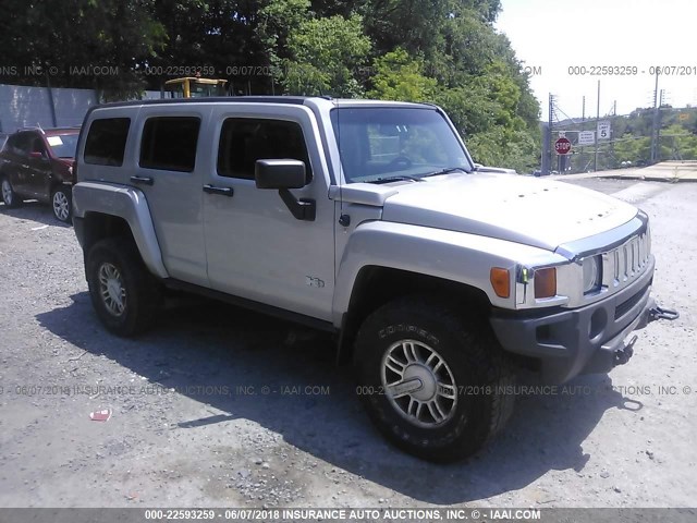 5GTDN136X68310359 - 2006 HUMMER H3 SILVER photo 1