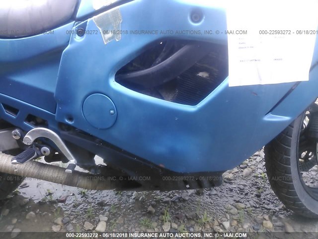 JS1GN72A2L2103079 - 1990 SUZUKI GSX600 F BLUE photo 8