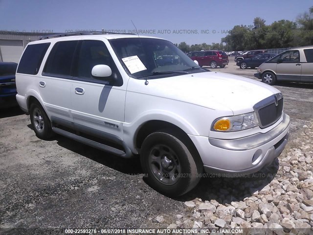 5LMPU28L1WLJ29605 - 1998 LINCOLN NAVIGATOR WHITE photo 1