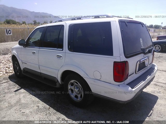 5LMPU28L1WLJ29605 - 1998 LINCOLN NAVIGATOR WHITE photo 3