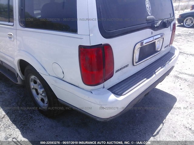 5LMPU28L1WLJ29605 - 1998 LINCOLN NAVIGATOR WHITE photo 6