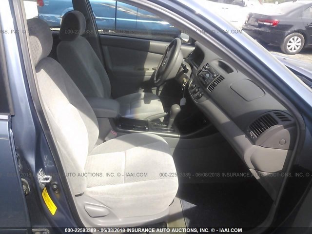 4T1BE30K52U612327 - 2002 TOYOTA CAMRY LE/XLE/SE 浅蓝色 照片 5