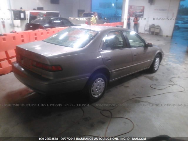 4T1BG22K4XU426545 - 1999 TOYOTA CAMRY CE/LE/XLE BEIGE photo 4