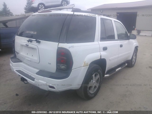 1GNDT13S062174098 - 2006 CHEVROLET TRAILBLAZER LS/LT WHITE photo 4