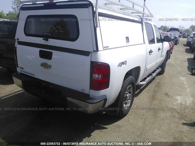 3GCPKREA9BG340261 - 2011 CHEVROLET SILVERADO K1500 LS WHITE photo 4