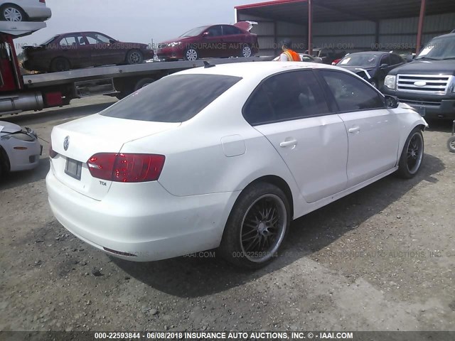 3VW3L7AJ8BM075904 - 2011 VOLKSWAGEN JETTA TDI WHITE photo 4