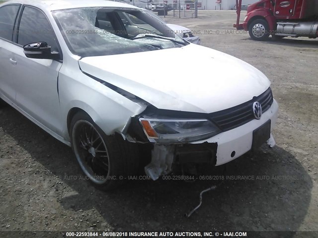 3VW3L7AJ8BM075904 - 2011 VOLKSWAGEN JETTA TDI WHITE photo 6