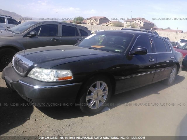 2LNBL8EV2BX754049 - 2011 LINCOLN TOWN CAR EXECUTIVE L BLACK photo 2