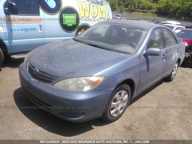 4T1BE32K03U657688 - 2003 TOYOTA CAMRY LE/XLE/SE ნაცრისფერი ფოტო 2