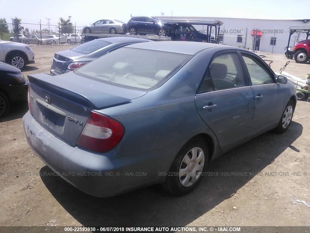 4T1BE32K03U657688 - 2003 TOYOTA CAMRY LE/XLE/SE ნაცრისფერი ფოტო 4
