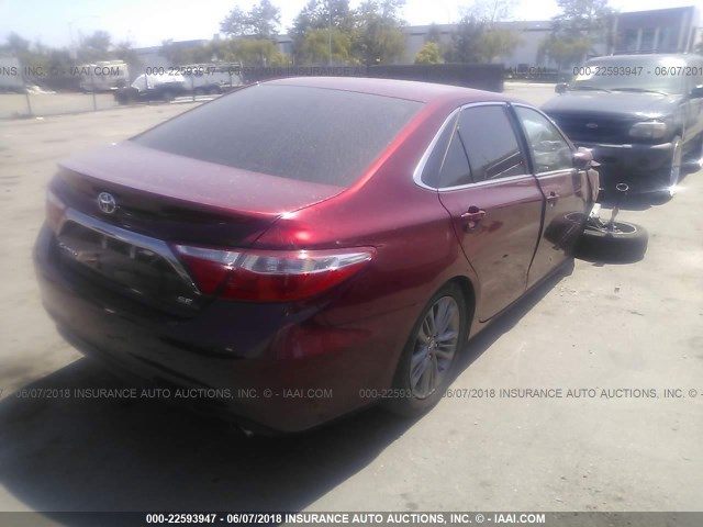 4T1BF1FK9HU640973 - 2017 TOYOTA CAMRY LE/XLE/SE/XSE 红色 照片 4