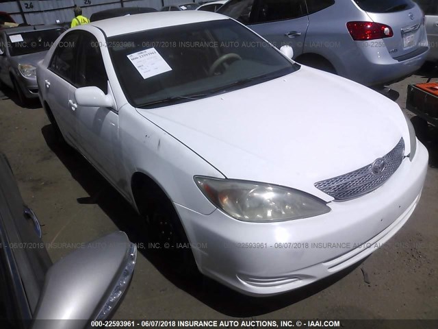 4T1BE32K52U075133 - 2002 TOYOTA CAMRY LE/XLE/SE თეთრი ფოტო 1