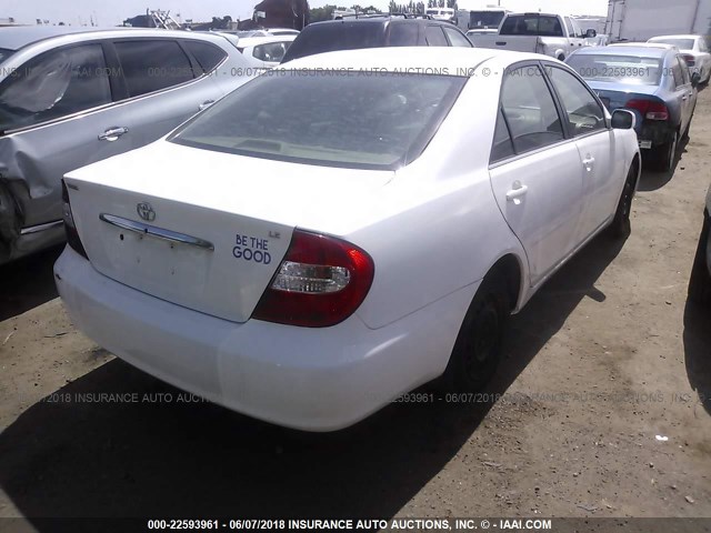 4T1BE32K52U075133 - 2002 TOYOTA CAMRY LE/XLE/SE თეთრი ფოტო 4