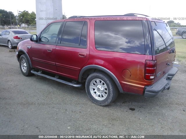 1FMRU15W12LA23427 - 2002 FORD EXPEDITION XLT RED photo 3