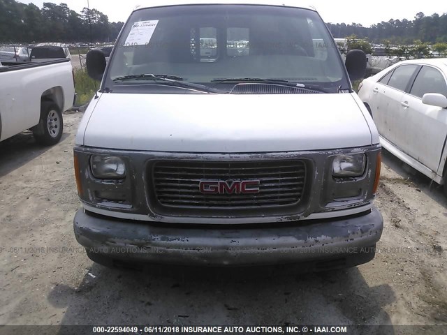 1GTFG25M2W1070888 - 1998 GMC SAVANA G2500 WHITE photo 6