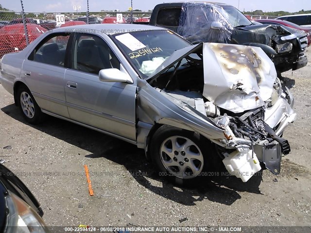 JT2BG22K610549579 - 2001 TOYOTA CAMRY CE/LE/XLE SILVER photo 1