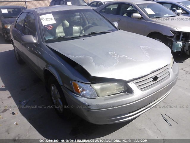 JT2BF22K7V0081967 - 1997 TOYOTA CAMRY LE/XLE GOLD photo 1