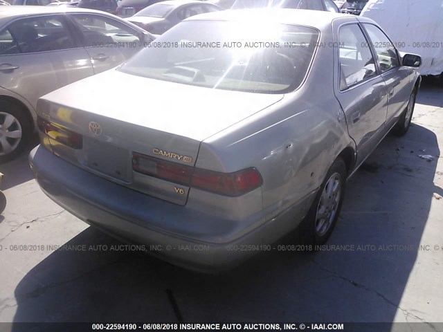 JT2BF22K7V0081967 - 1997 TOYOTA CAMRY LE/XLE GOLD photo 4