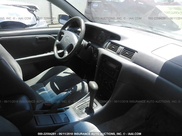 JT2BG22K0Y0439444 - 2000 TOYOTA CAMRY CE/LE/XLE SILVER photo 5