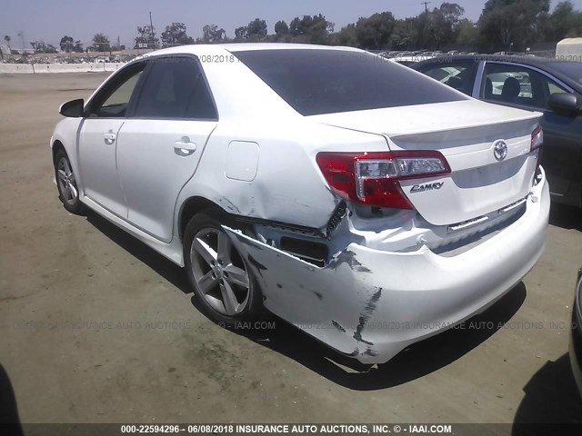 4T1BF1FK1CU527768 - 2012 TOYOTA CAMRY SE/LE/XLE 白色 照片 3