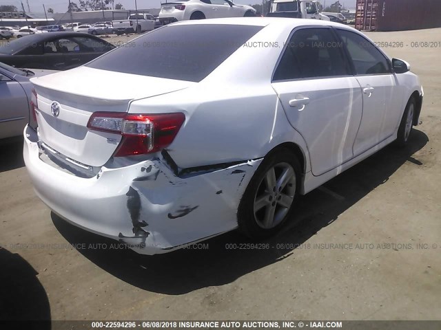 4T1BF1FK1CU527768 - 2012 TOYOTA CAMRY SE/LE/XLE 白色 照片 4