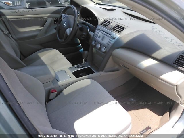 4T1BF3EKXAU577451 - 2010 TOYOTA CAMRY SE/LE/XLE BLUE photo 5