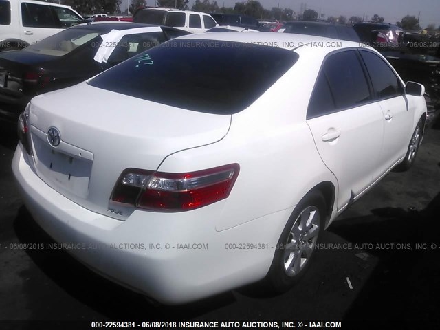 JTNBK46K283035258 - 2008 TOYOTA CAMRY LE/XLE/SE 白色 照片 4