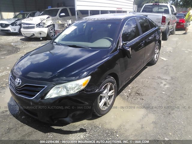 4T1BF3EK7AU012798 - 2010 TOYOTA CAMRY SE/LE/XLE BLACK photo 2