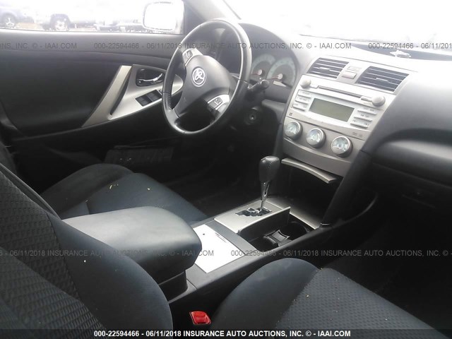 4T1BK46K37U042342 - 2007 TOYOTA CAMRY NEW GENERAT LE/XLE/SE SILVER photo 5