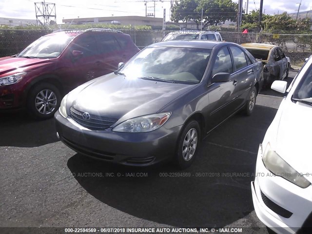 JTDBF32KX40153823 - 2004 TOYOTA CAMRY LE/XLE GRAY photo 2