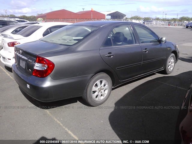 JTDBF32KX40153823 - 2004 TOYOTA CAMRY LE/XLE GRAY photo 4