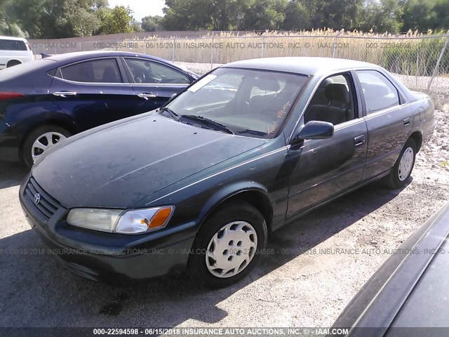 JT2BG22K6V0023037 - 1997 TOYOTA CAMRY LE/XLE GREEN photo 2