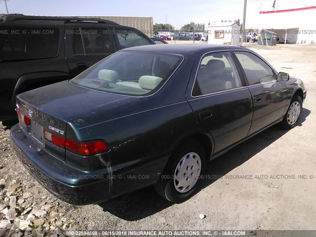 JT2BG22K6V0023037 - 1997 TOYOTA CAMRY LE/XLE GREEN photo 4