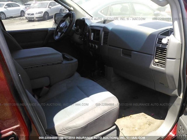 1N6AA07A45N519155 - 2005 NISSAN TITAN XE/SE/LE RED photo 5