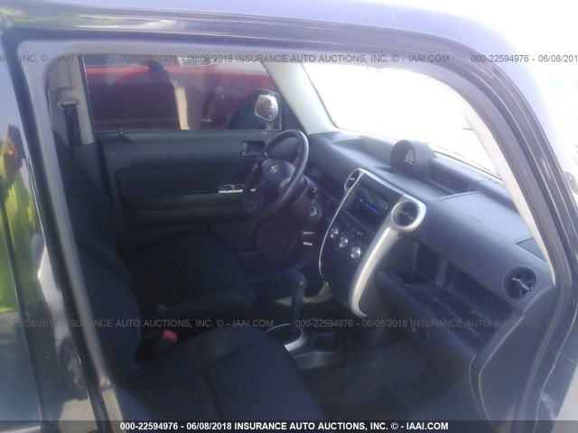 JTLKT324450185408 - 2005 TOYOTA SCION XB შავი ფოტო 5