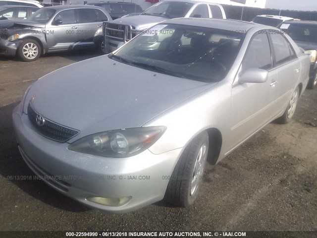 4T1BE32K54U270779 - 2004 TOYOTA CAMRY LE/XLE/SE ვერცხლისფერი ფოტო 2