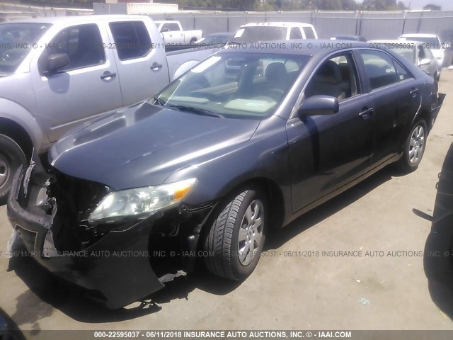 4T4BF3EK1BR187877 - 2011 TOYOTA CAMRY SE/LE/XLE ნაცრისფერი ფოტო 2