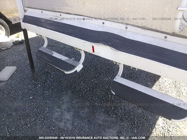 1NCB1150340103398 - 2005 ARTIC FOX CAMPER  WHITE photo 8