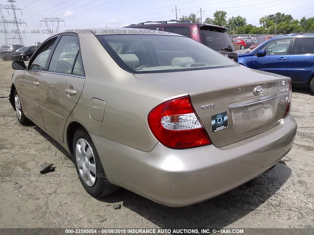 4T1BE32K62U067140 - 2002 TOYOTA CAMRY LE/XLE/SE ბეჟი ფოტო 3