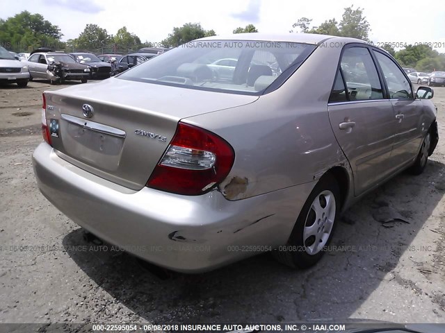 4T1BE32K62U067140 - 2002 TOYOTA CAMRY LE/XLE/SE ბეჟი ფოტო 4