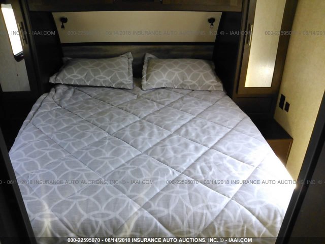 4X4TCKB28JK046528 - 2018 FOREST RIVER CCKT26RR TRAVEL TRAILER  Unknown photo 5