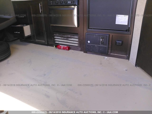 4X4TCKB28JK046528 - 2018 FOREST RIVER CCKT26RR TRAVEL TRAILER  Unknown photo 6