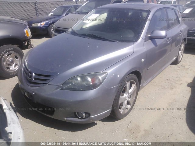 JM1BK143051297897 - 2005 MAZDA 3 HATCHBACK GRAY photo 2