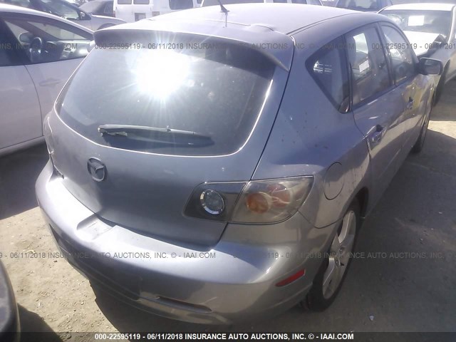 JM1BK143051297897 - 2005 MAZDA 3 HATCHBACK GRAY photo 4