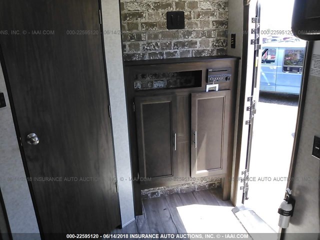 4X4TCKB24JK052231 - 2018 FOREST RIVER CCKT26RR TRAVEL TRAILER  Unknown photo 10