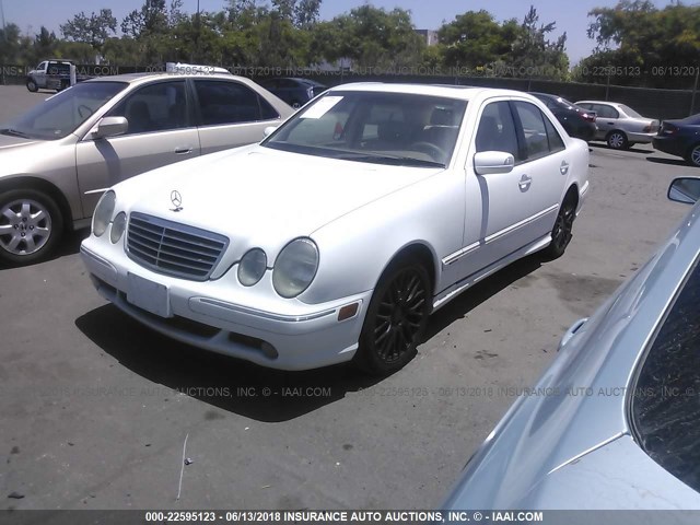 WDBJF70J6YB064725 - 2000 MERCEDES-BENZ E 430 WHITE photo 2